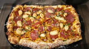 « Je ne commande plus jamais de pizza » : cette tarte niçoise aux oignons et anchois m'a définitivement convertie